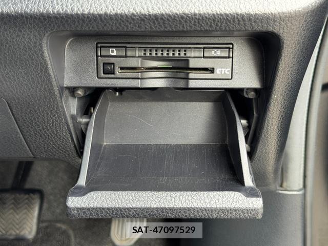 Toyota VOXY HYBRID 2015-08 7903623-20