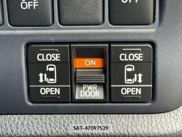Toyota VOXY HYBRID 2015-08 7903623-21
