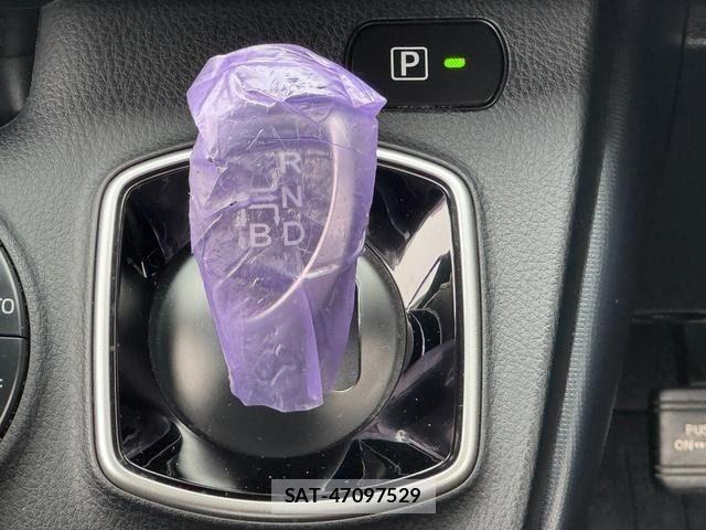 Toyota VOXY HYBRID 2015-08 7903623-24