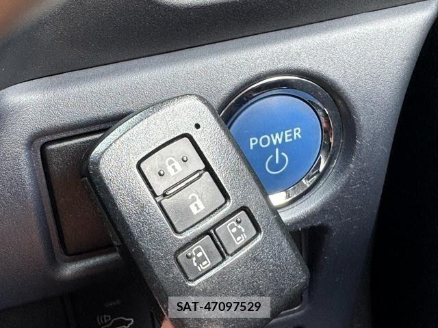 Toyota VOXY HYBRID 2015-08 7903623-29