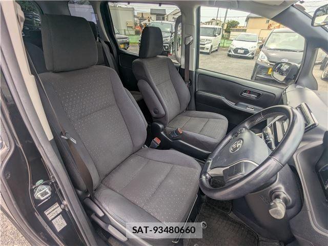 Toyota VOXY HYBRID 2014-08 7903624-9