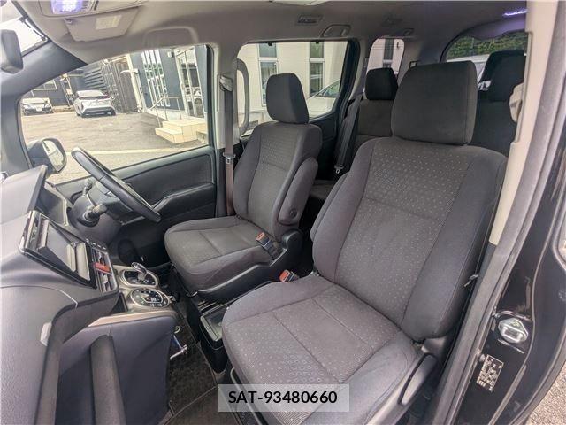 Toyota VOXY HYBRID 2014-08 7903624-12