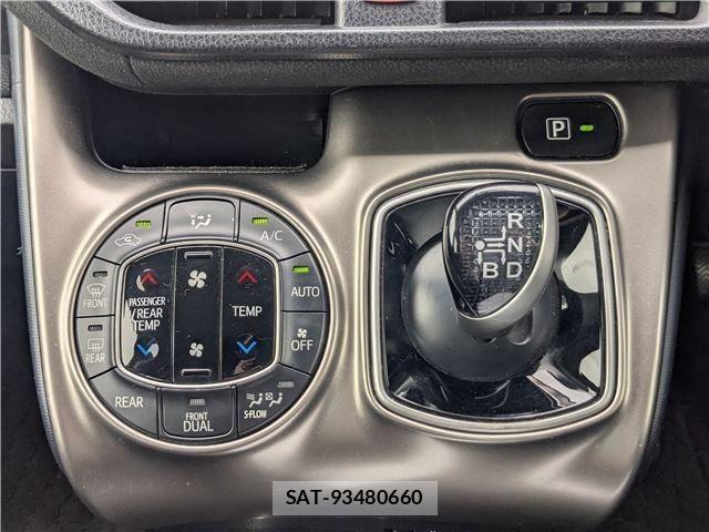 Toyota VOXY HYBRID 2014-08 7903624-24
