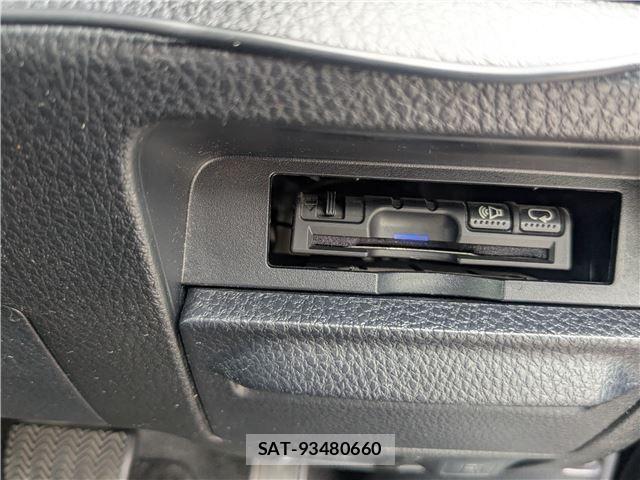 Toyota VOXY HYBRID 2014-08 7903624-25