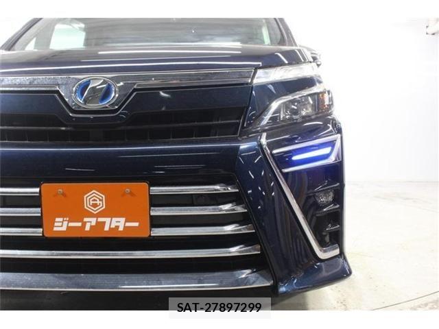 Toyota VOXY HYBRID 2019-12 7903622-18