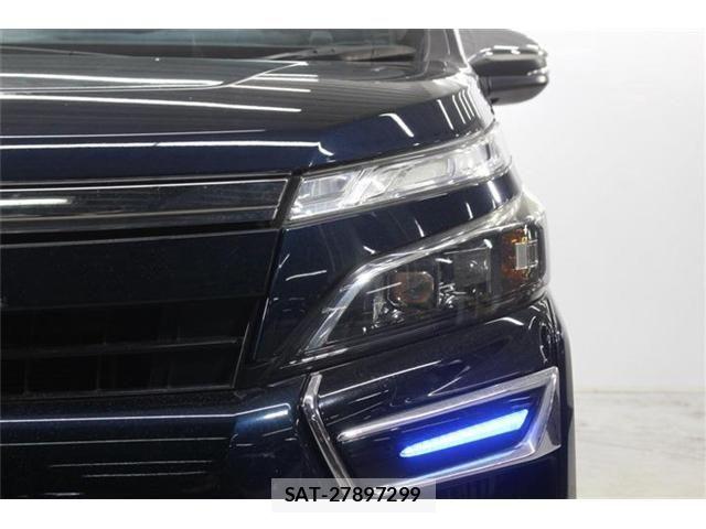 Toyota VOXY HYBRID 2019-12 7903622-19