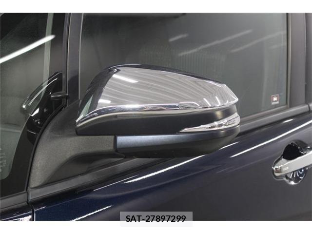 Toyota VOXY HYBRID 2019-12 7903622-21