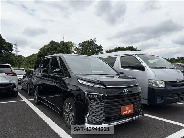Toyota VOXY HYBRID 2022-12 7903619-0