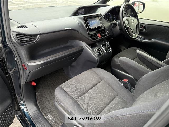 Toyota VOXY HYBRID 2014-05 7903625-13