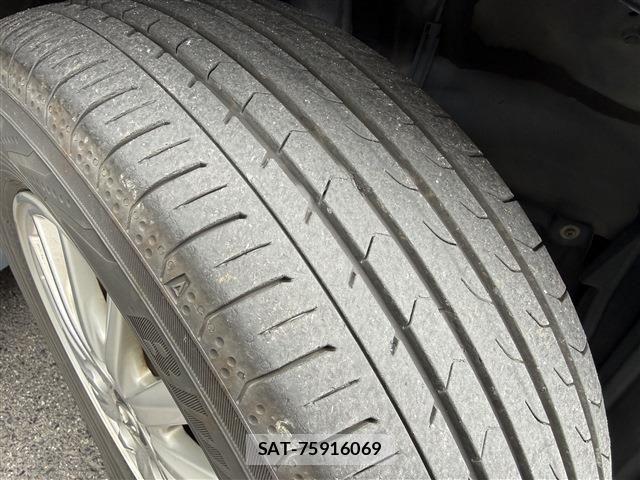 Toyota VOXY HYBRID 2014-05 7903625-18
