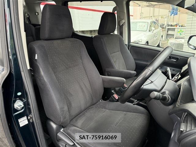 Toyota VOXY HYBRID 2014-05 7903625-5