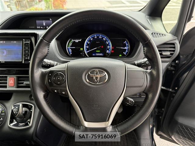 Toyota VOXY HYBRID 2014-05 7903625-6