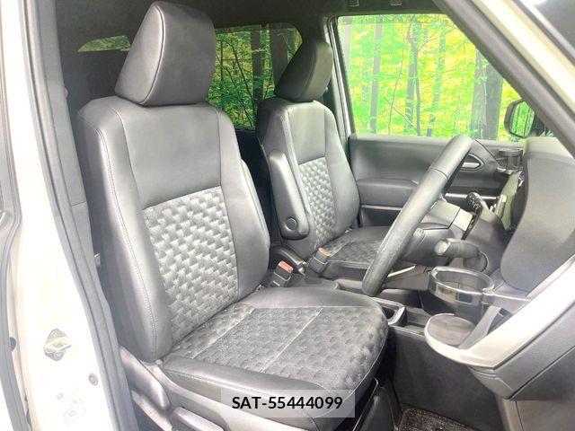 Toyota VOXY HYBRID 2024-03 7903616-9