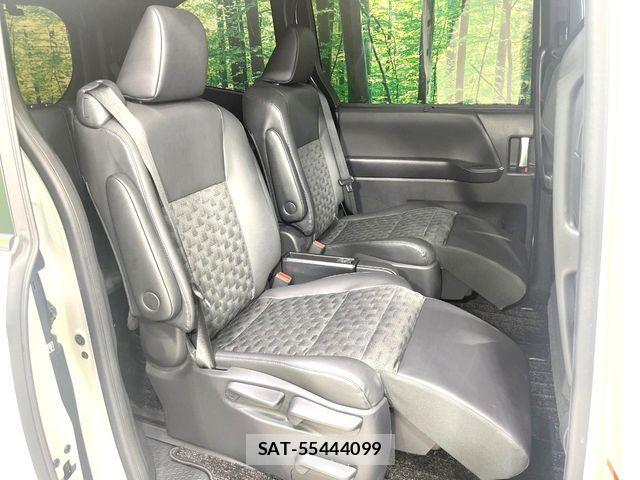 Toyota VOXY HYBRID 2024-03 7903616-10