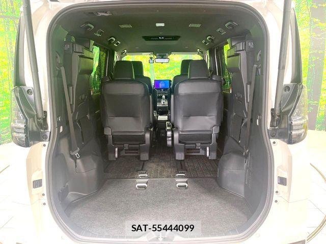 Toyota VOXY HYBRID 2024-03 7903616-11