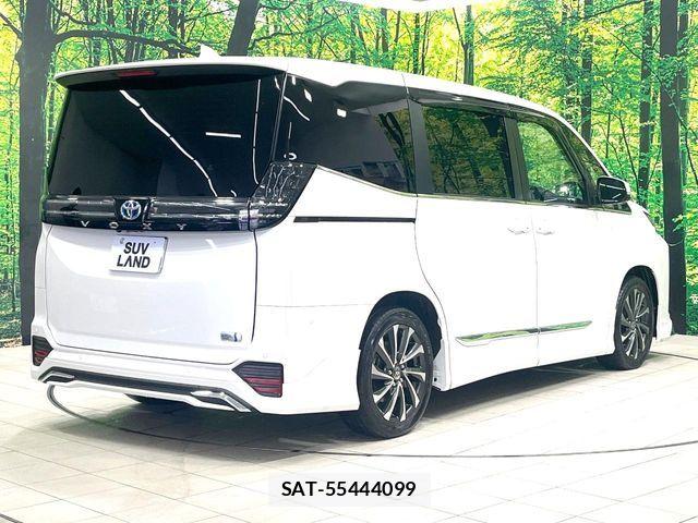 Toyota VOXY HYBRID 2024-03 7903616-18