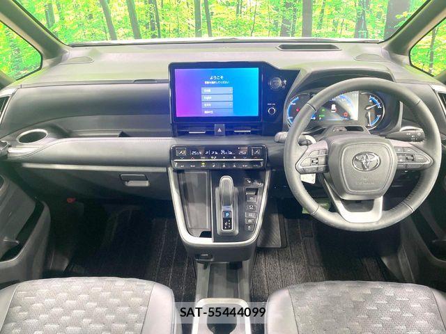 Toyota VOXY HYBRID 2024-03 7903616-1