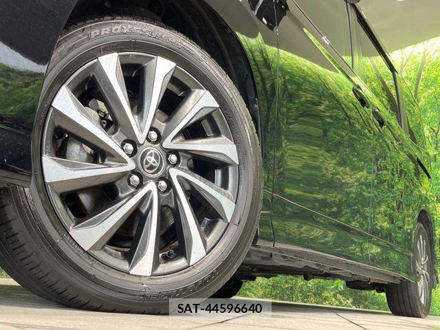 Toyota VOXY HYBRID 2023-07 7903617-13