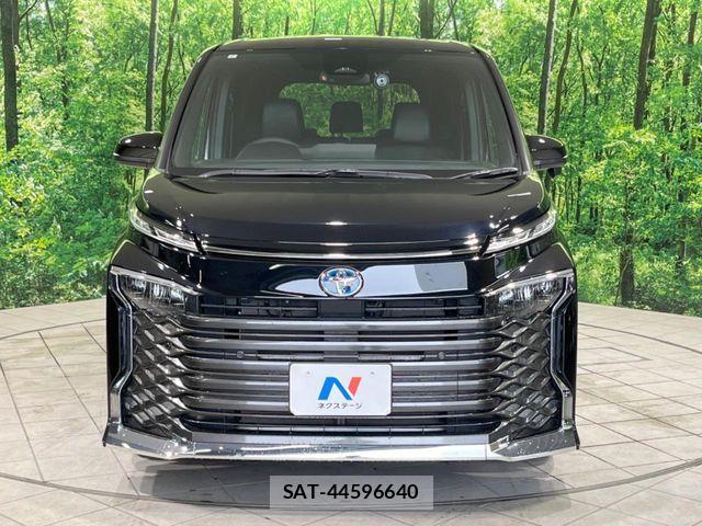 Toyota VOXY HYBRID 2023-07 7903617-14