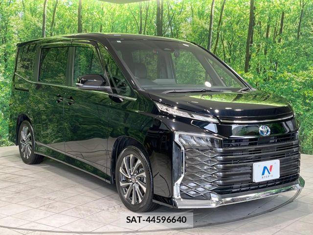 Toyota VOXY HYBRID 2023-07 7903617-16