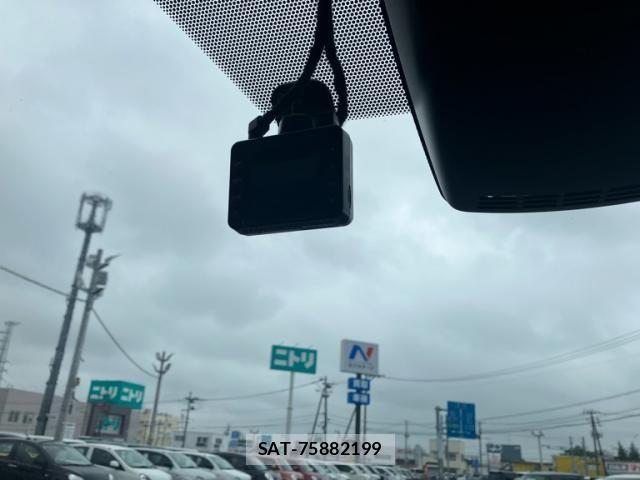 Toyota VOXY HYBRID 2016-07 7964377-21