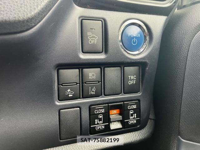 Toyota VOXY HYBRID 2016-07 7964377-22