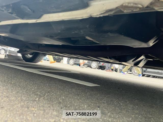 Toyota VOXY HYBRID 2016-07 7964377-3