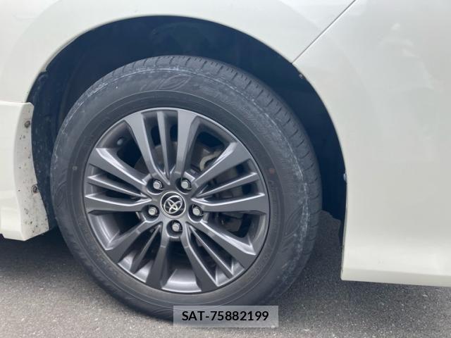Toyota VOXY HYBRID 2016-07 7964377-4