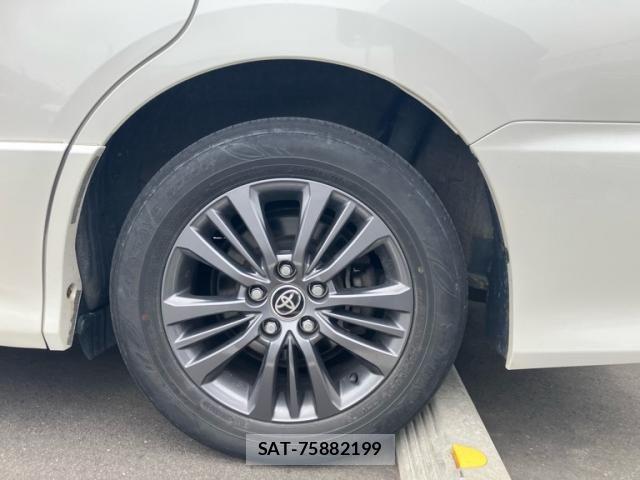 Toyota VOXY HYBRID 2016-07 7964377-6