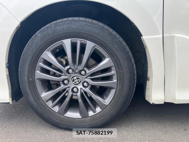 Toyota VOXY HYBRID 2016-07 7964377-7