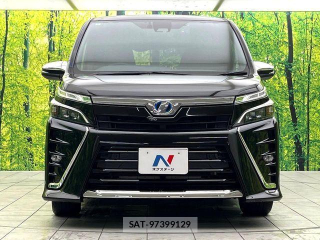 Toyota VOXY HYBRID 2020-01 7964372-13