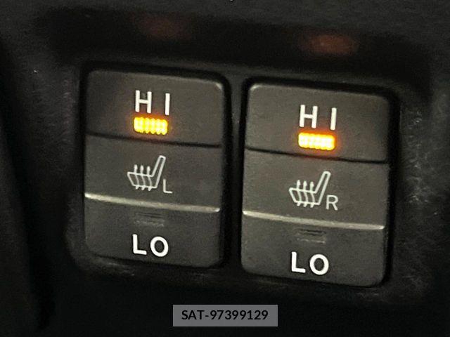 Toyota VOXY HYBRID 2020-01 7964372-4