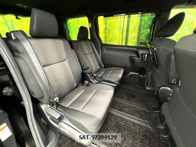Toyota VOXY HYBRID 2020-01 7964372-7