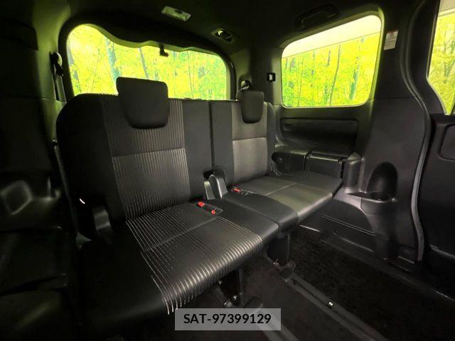 Toyota VOXY HYBRID 2020-01 7964372-8