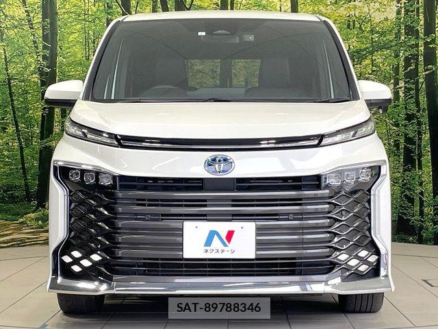 Toyota VOXY HYBRID 2023-02 7964370-14