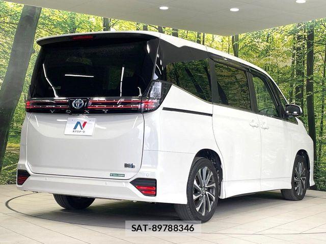Toyota VOXY HYBRID 2023-02 7964370-17