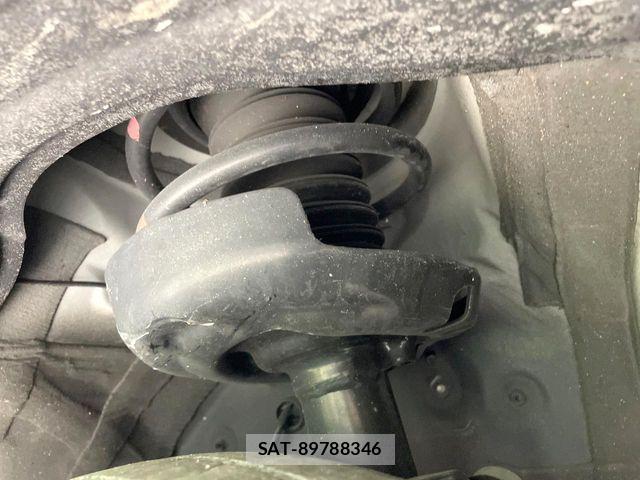 Toyota VOXY HYBRID 2023-02 7964370-19
