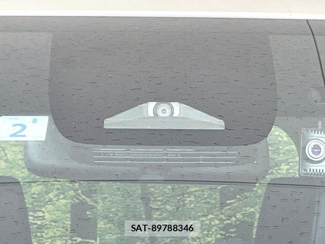 Toyota VOXY HYBRID 2023-02 7964370-4
