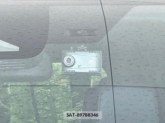 Toyota VOXY HYBRID 2023-02 7964370-5