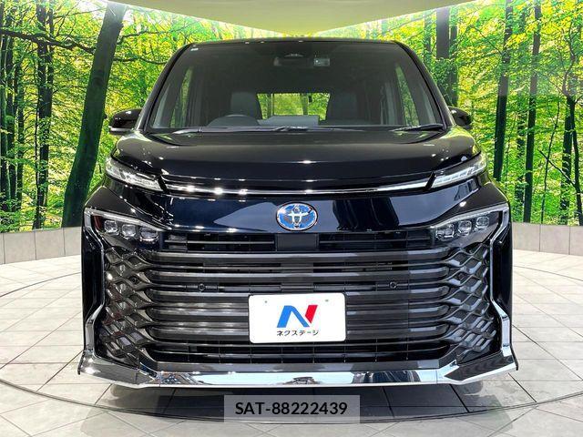 Toyota VOXY HYBRID 2023-06 7964360-14