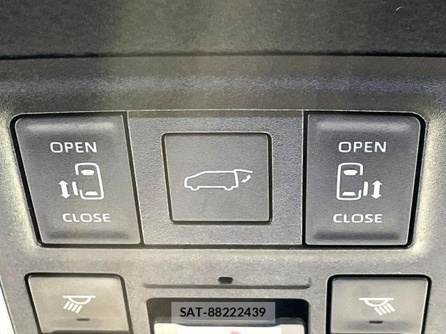 Toyota VOXY HYBRID 2023-06 7964360-2
