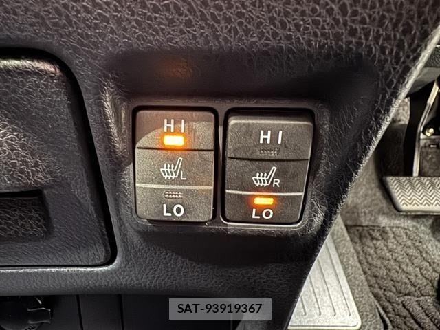 Toyota VOXY HYBRID 2014-05 7964374-21