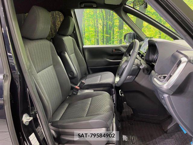 Toyota VOXY HYBRID 2023-03 7964371-9