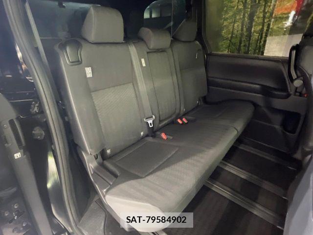 Toyota VOXY HYBRID 2023-03 7964371-10