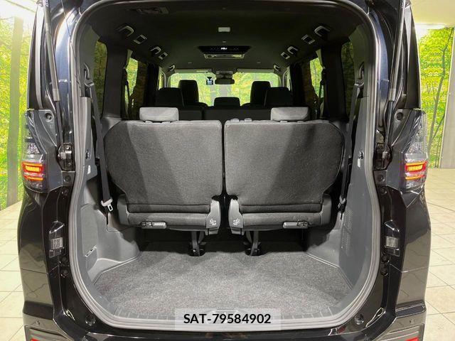Toyota VOXY HYBRID 2023-03 7964371-11