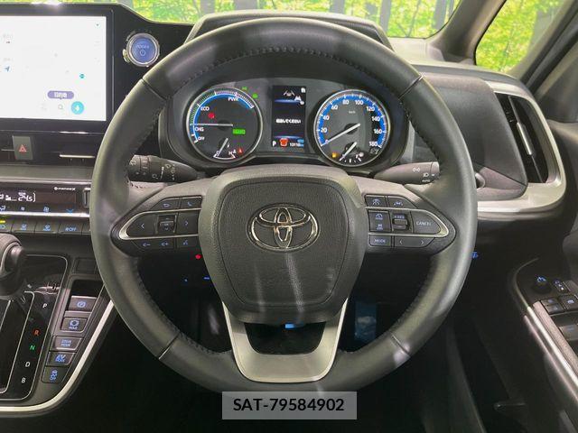 Toyota VOXY HYBRID 2023-03 7964371-12