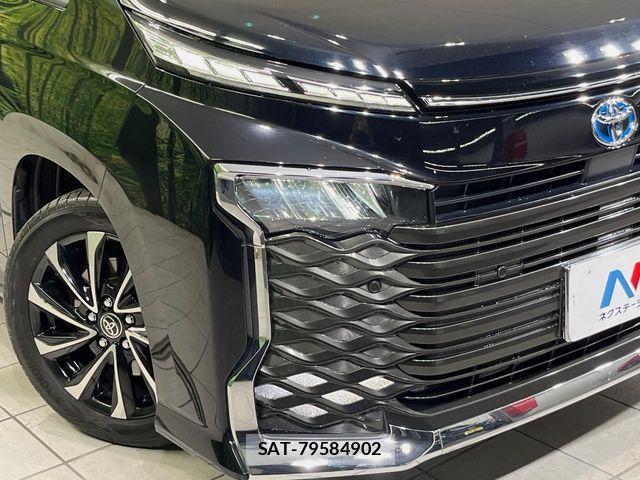 Toyota VOXY HYBRID 2023-03 7964371-13