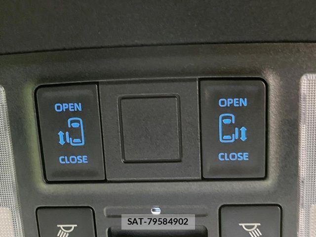 Toyota VOXY HYBRID 2023-03 7964371-6