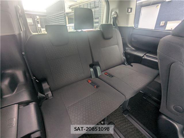 Toyota VOXY HYBRID 2015-01 7964376-11