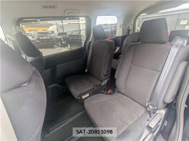Toyota VOXY HYBRID 2015-01 7964376-13